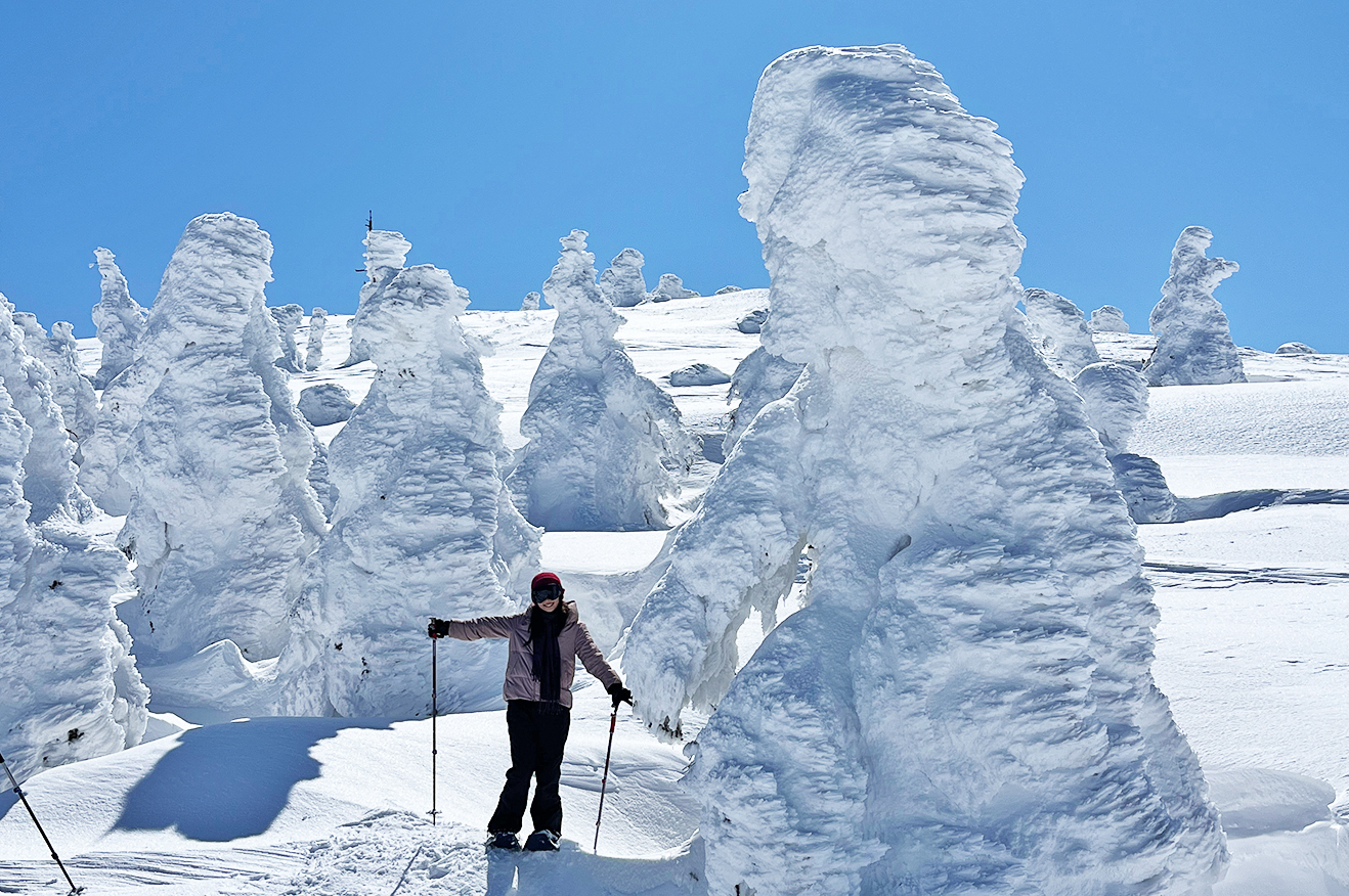 “手ぶらで”冬の酸ヶ湯温泉雪原散歩（スノーハイク）